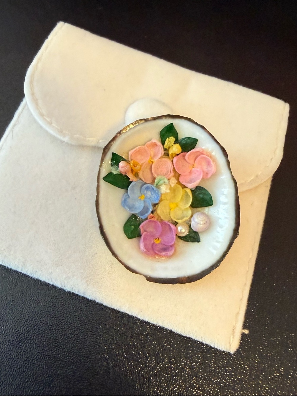 Vintage Mid-Century Handmade Seashell Flower Bouquet Brooch Pin